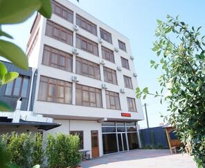 Hotel 725