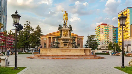 Tiyatro Meydanı